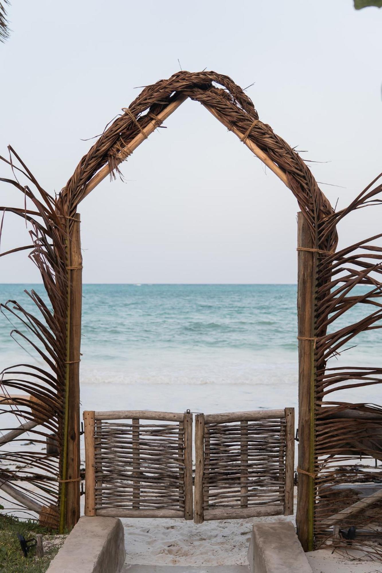 Kima Serviced Beach House & Suites Bwejuu Ngoại thất bức ảnh