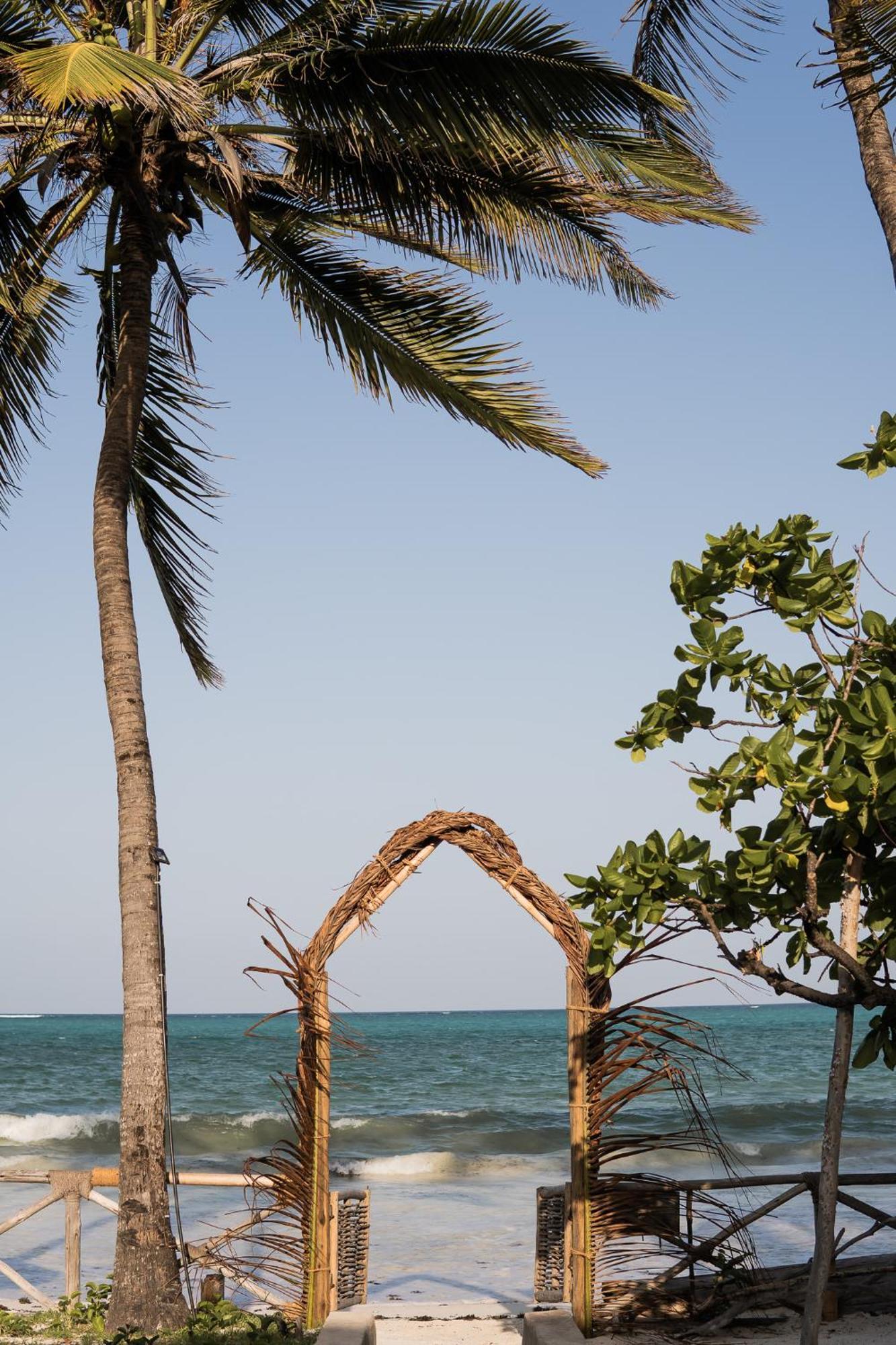 Kima Serviced Beach House & Suites Bwejuu Ngoại thất bức ảnh